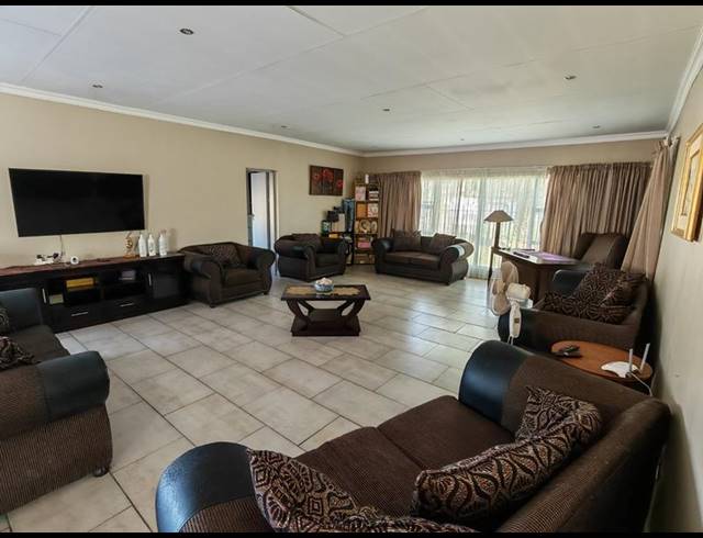 3 BEDROOM HOUSE FOR SALE IN VANDERBIJLPARK SE 1